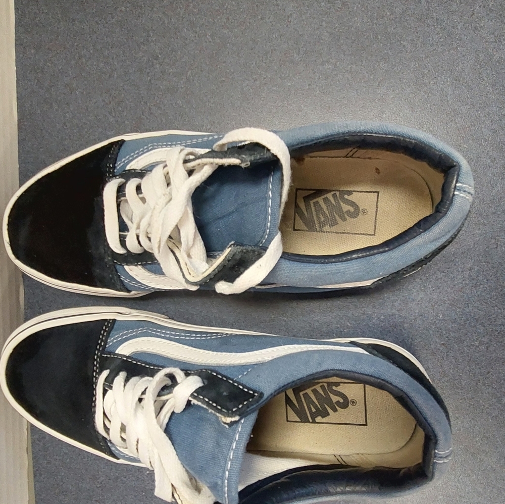Vans - Picture 6 of 7